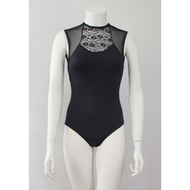 Maillot negro con encaje. Maillot negro con encaje.