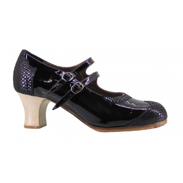 Professional flamenco dance shoe patent leather and black fantasy with two buckles Professional flamenco dance shoe patent leather and black fantasy with two buckles