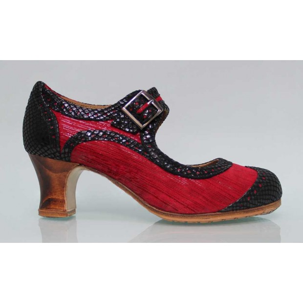 Professional fantasy red and black with wide buckle Professional fantasy red and black with wide buckle
