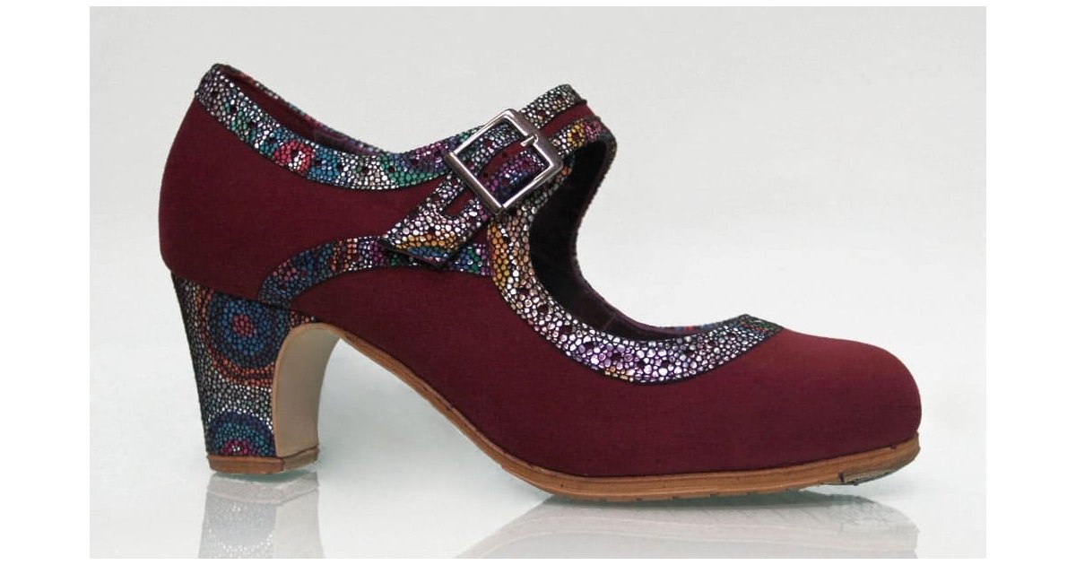 Chaussure professionnelle en daim bordeaux à large boucle Chaussure professionnelle en daim bordeaux à large boucle