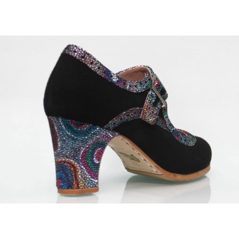 Chaussure professionnelle noire et fantaisie avec une boucle large