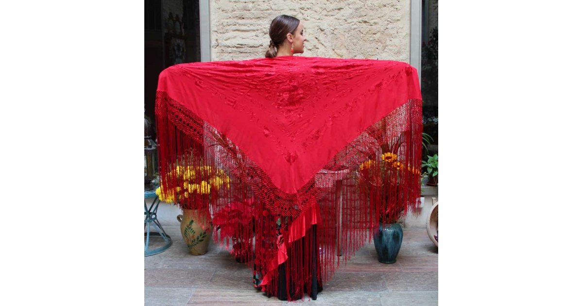 Mantón Rojo Bordado a Mano Flores y Flecos Rojos 135 cm.