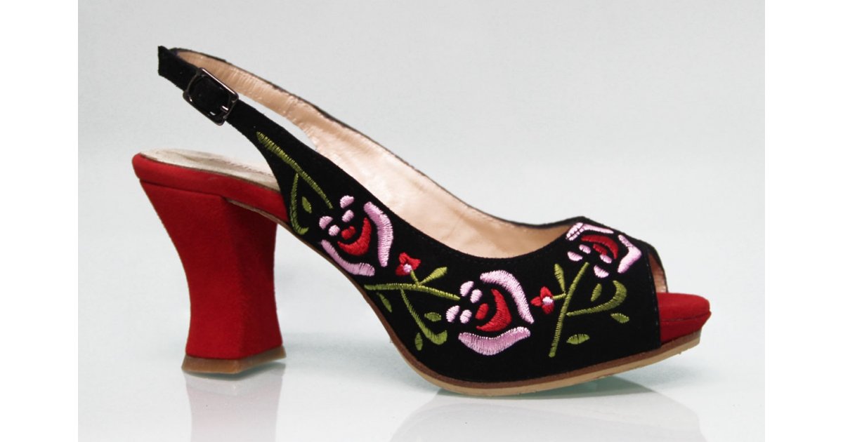Zapato de Calle Ante Negro Bordado Multicolor Zapato de Calle Ante Negro Bordado Multicolor