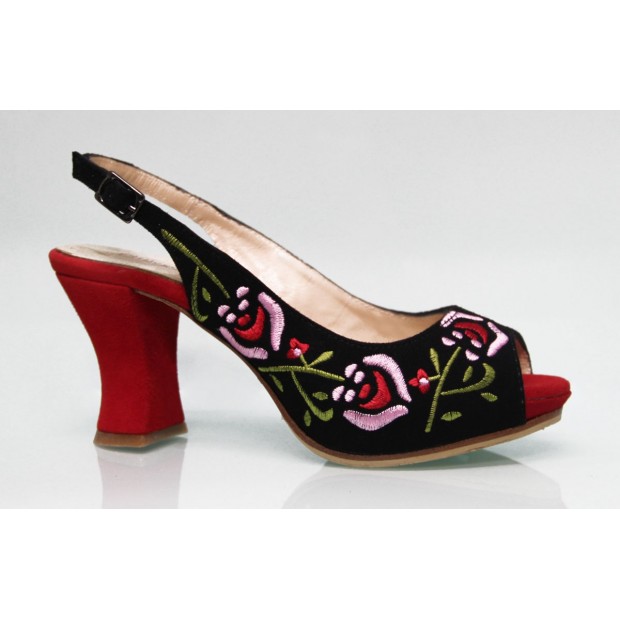 Zapato de Calle Ante Negro Bordado Multicolor Zapato de Calle Ante Negro Bordado Multicolor