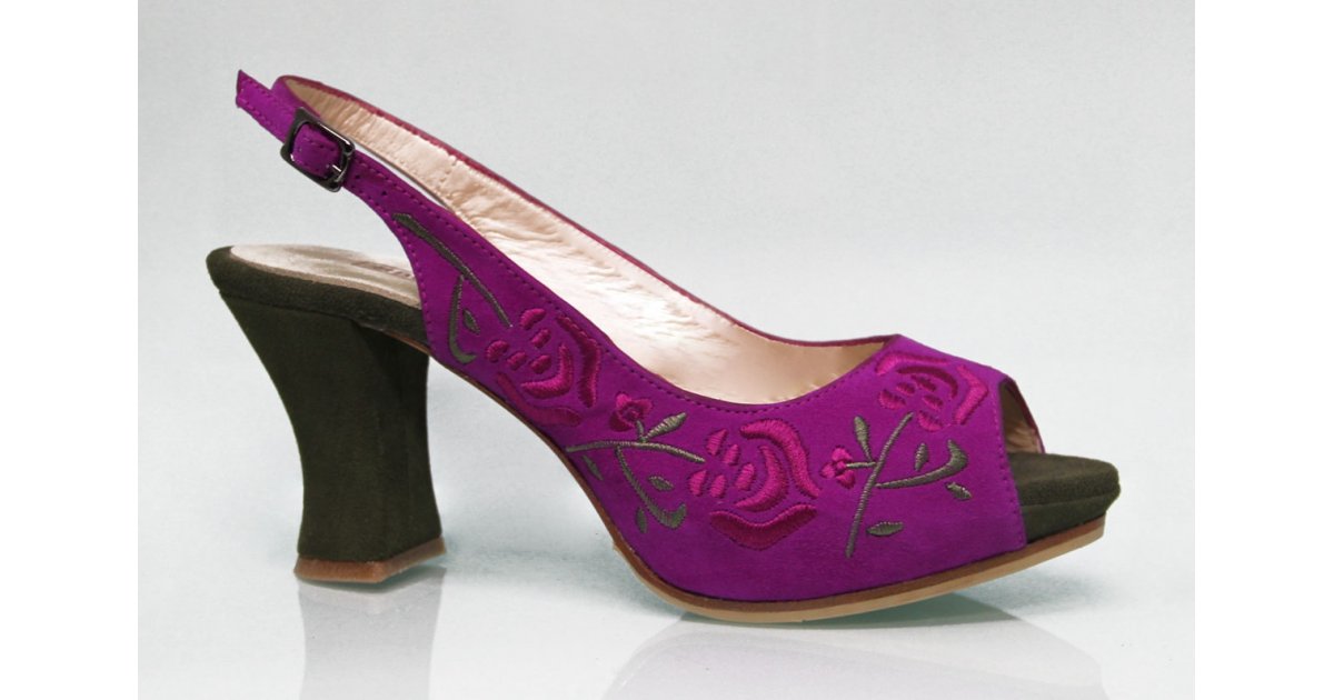 Fucsia Embroidered Suede Fur Street Shoe Fucsia Embroidered Suede Fur Street Shoe