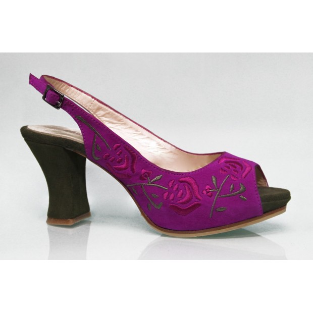 Zapato de Calle Ante Fucsia Bordado Zapato de Calle Ante Fucsia Bordado