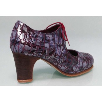 Professional flamenco dance shoe in fantasy leather